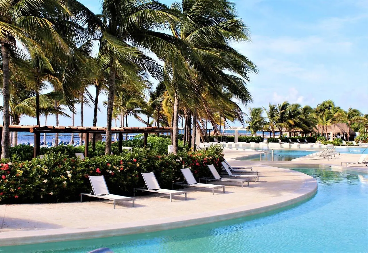 Bluebay Grand Esmeralda El Marlyn Azul 5*,
