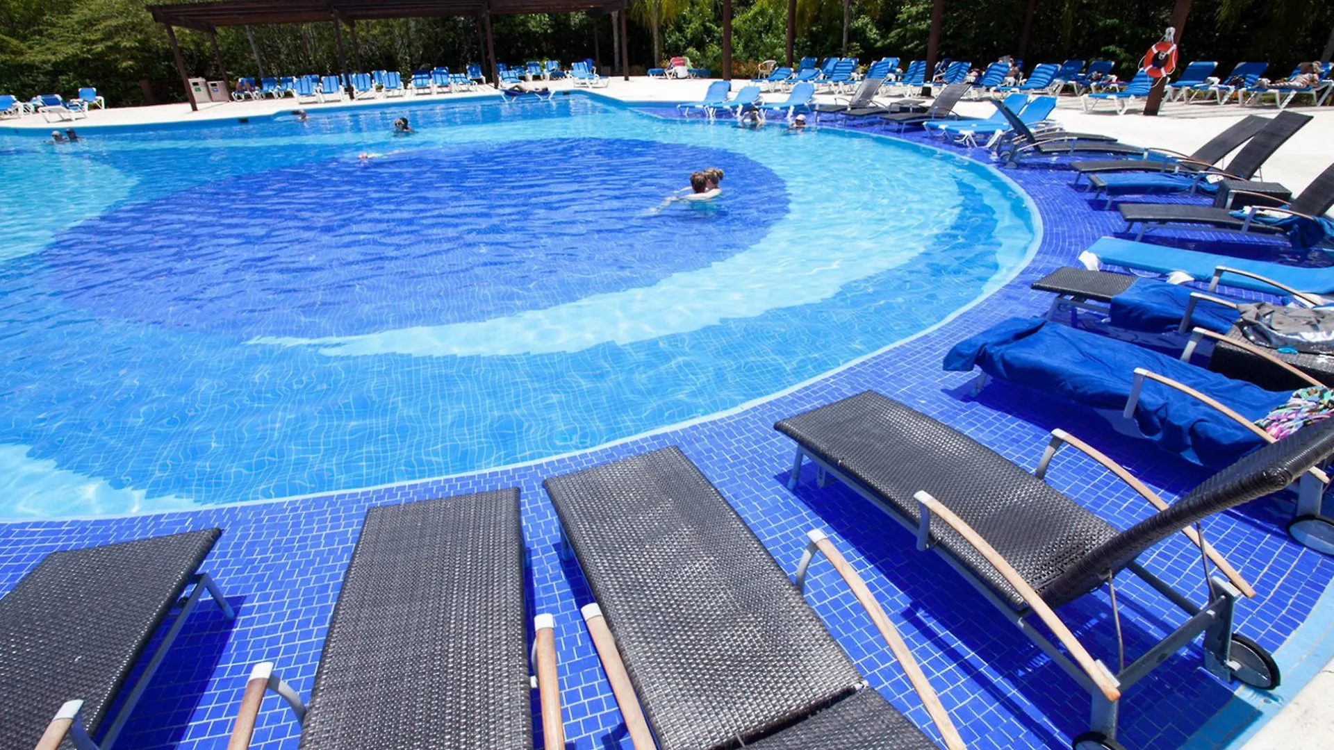 Bluebay Grand Esmeralda El Marlyn Azul Resort