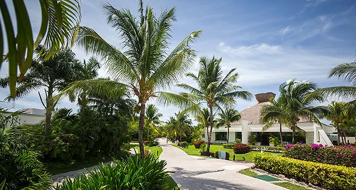 Bluebay Grand Esmeralda El Marlyn Azul Resort
