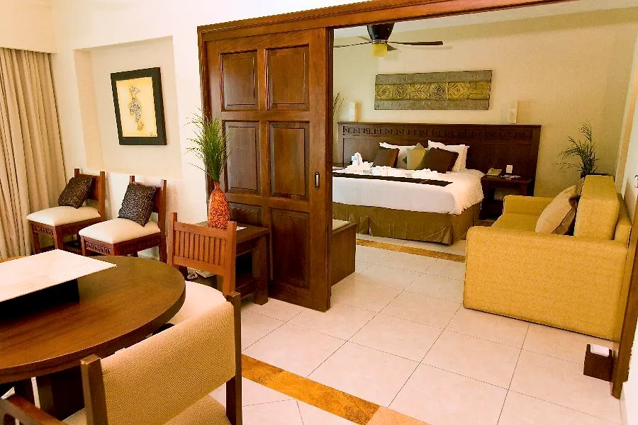 Bluebay Grand Esmeralda El Marlyn Azul 5*,