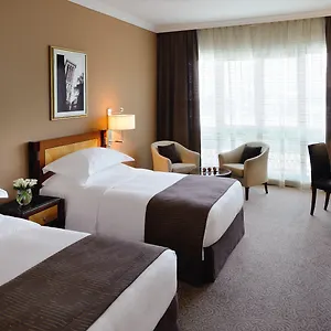 ***** Otel Moevenpick & Bur Birleşik Arap Emirlikleri